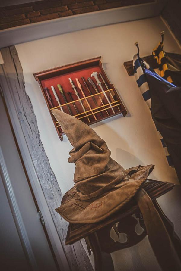 Repaire Du Sorcier Un Apartement Magique Troyes Extérieur photo