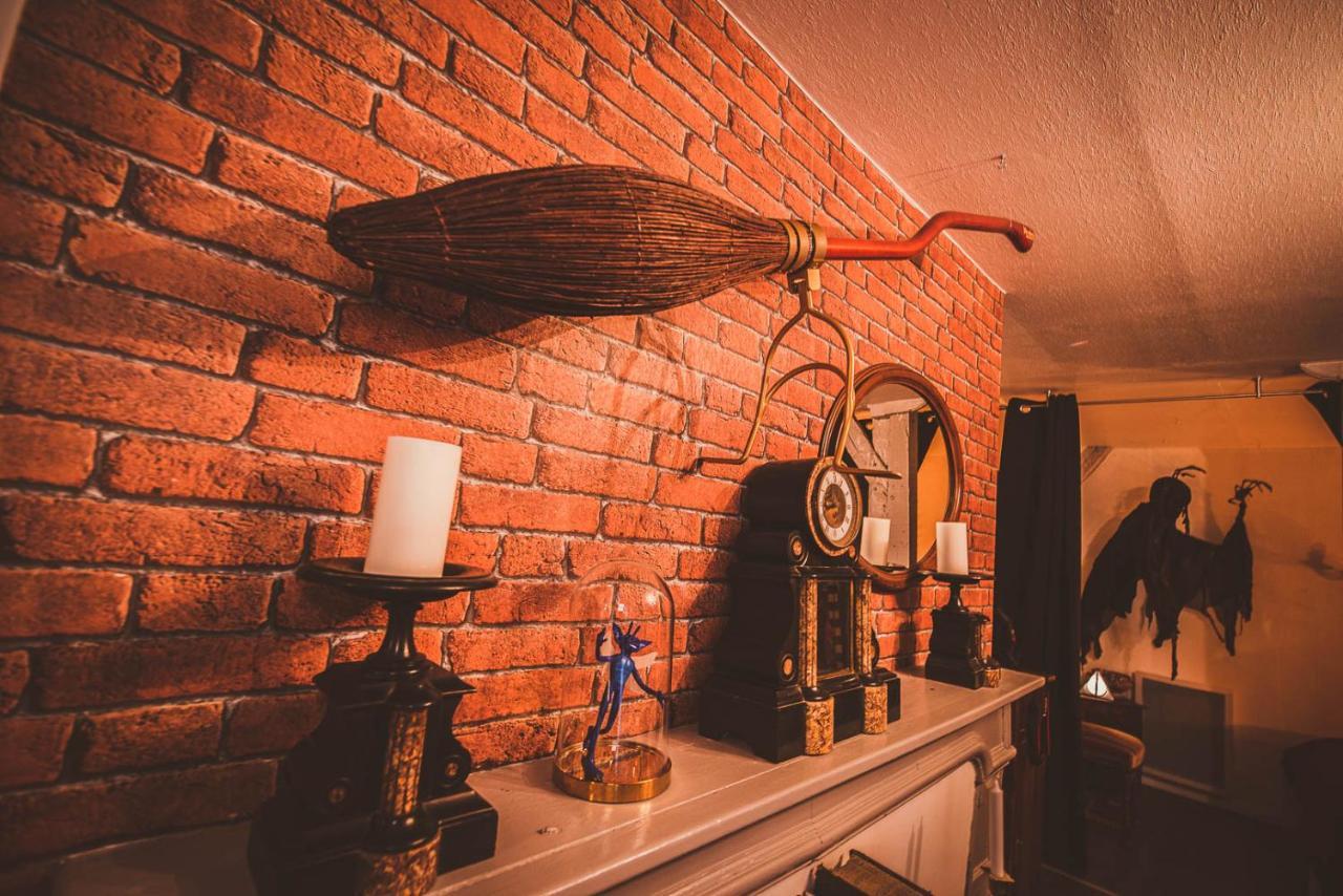 Repaire Du Sorcier Un Apartement Magique Troyes Extérieur photo